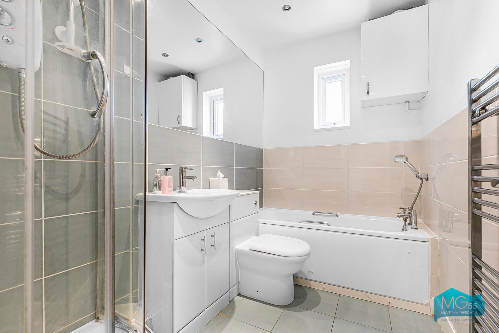 2 bedroom Apartment to rent - Martyn Gerrard