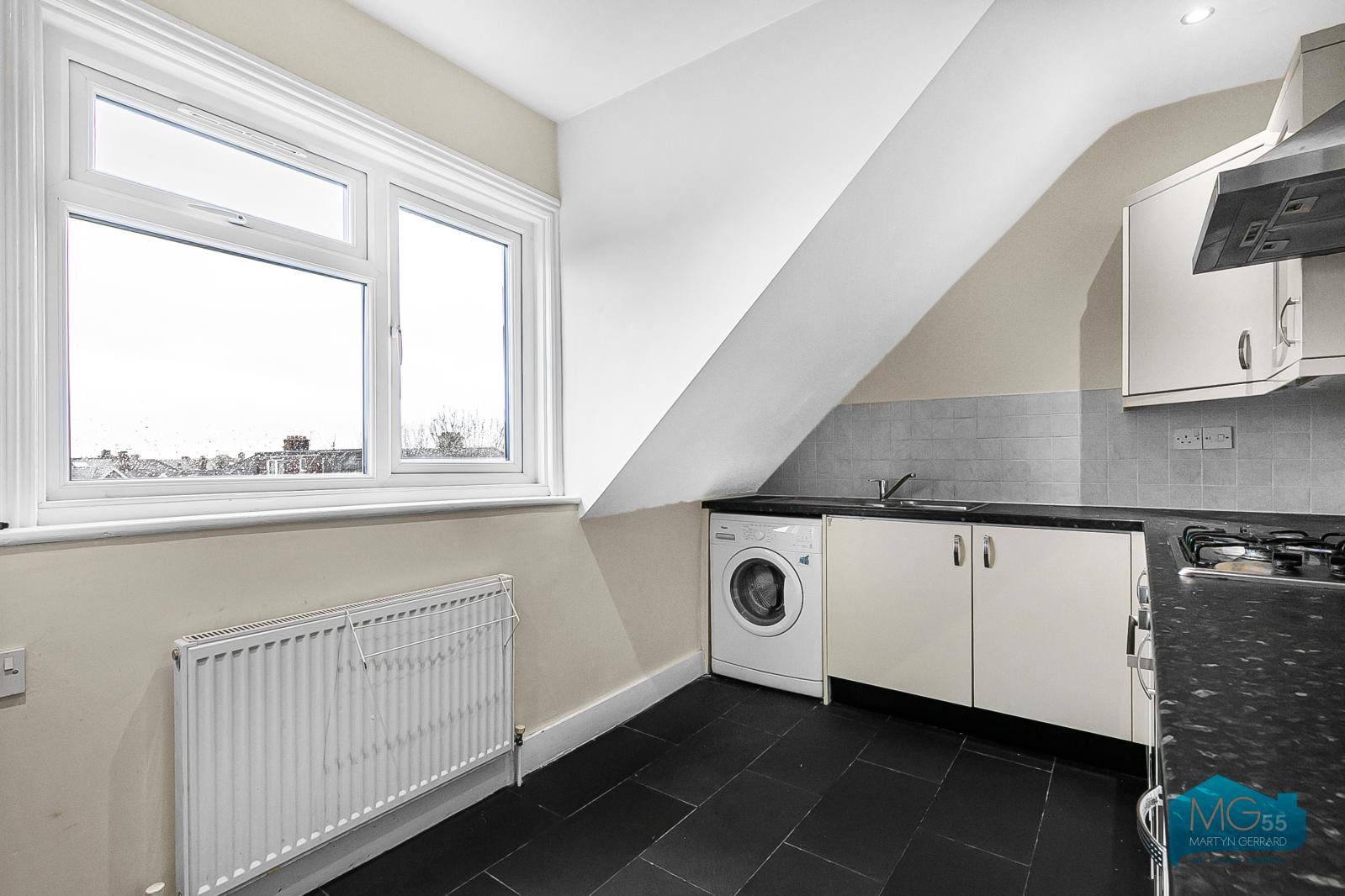 2 bedroom Apartment to rent - Martyn Gerrard