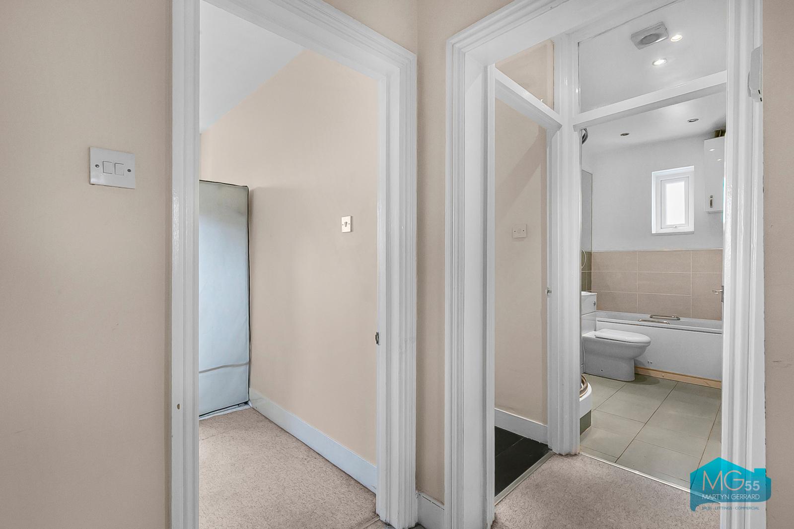 2 bedroom Apartment to rent - Martyn Gerrard