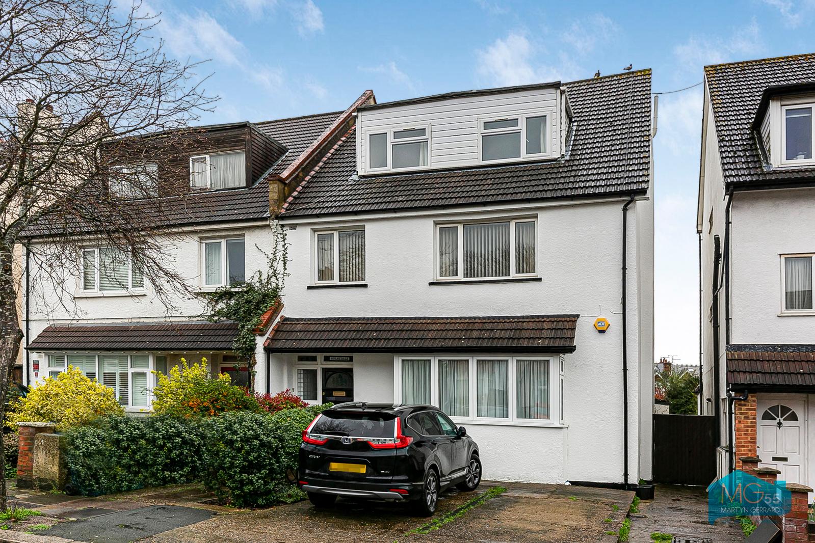 2 bedroom Apartment to rent - Martyn Gerrard