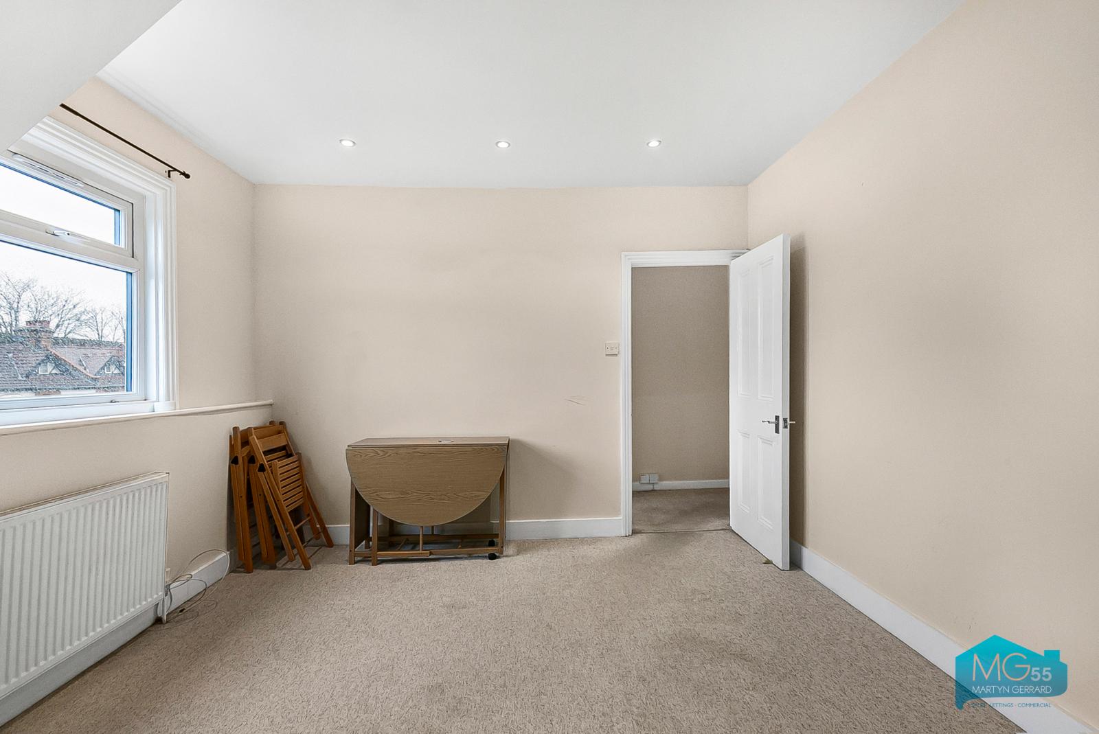 2 bedroom Apartment to rent - Martyn Gerrard