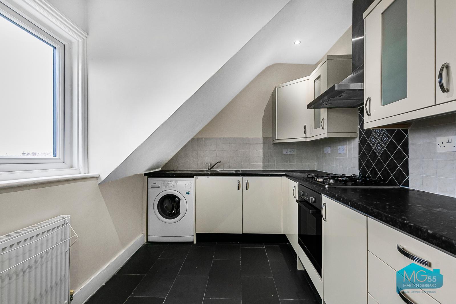 2 bedroom Apartment to rent - Martyn Gerrard