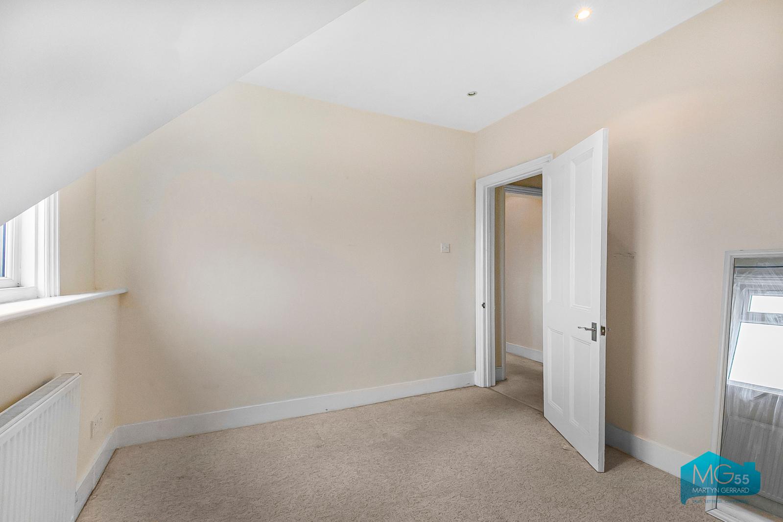 2 bedroom Apartment to rent - Martyn Gerrard