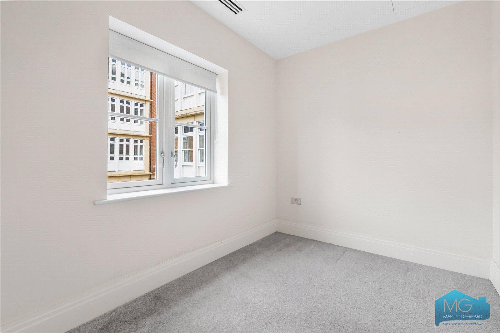 3 bedroom Apartment to rent - Martyn Gerrard