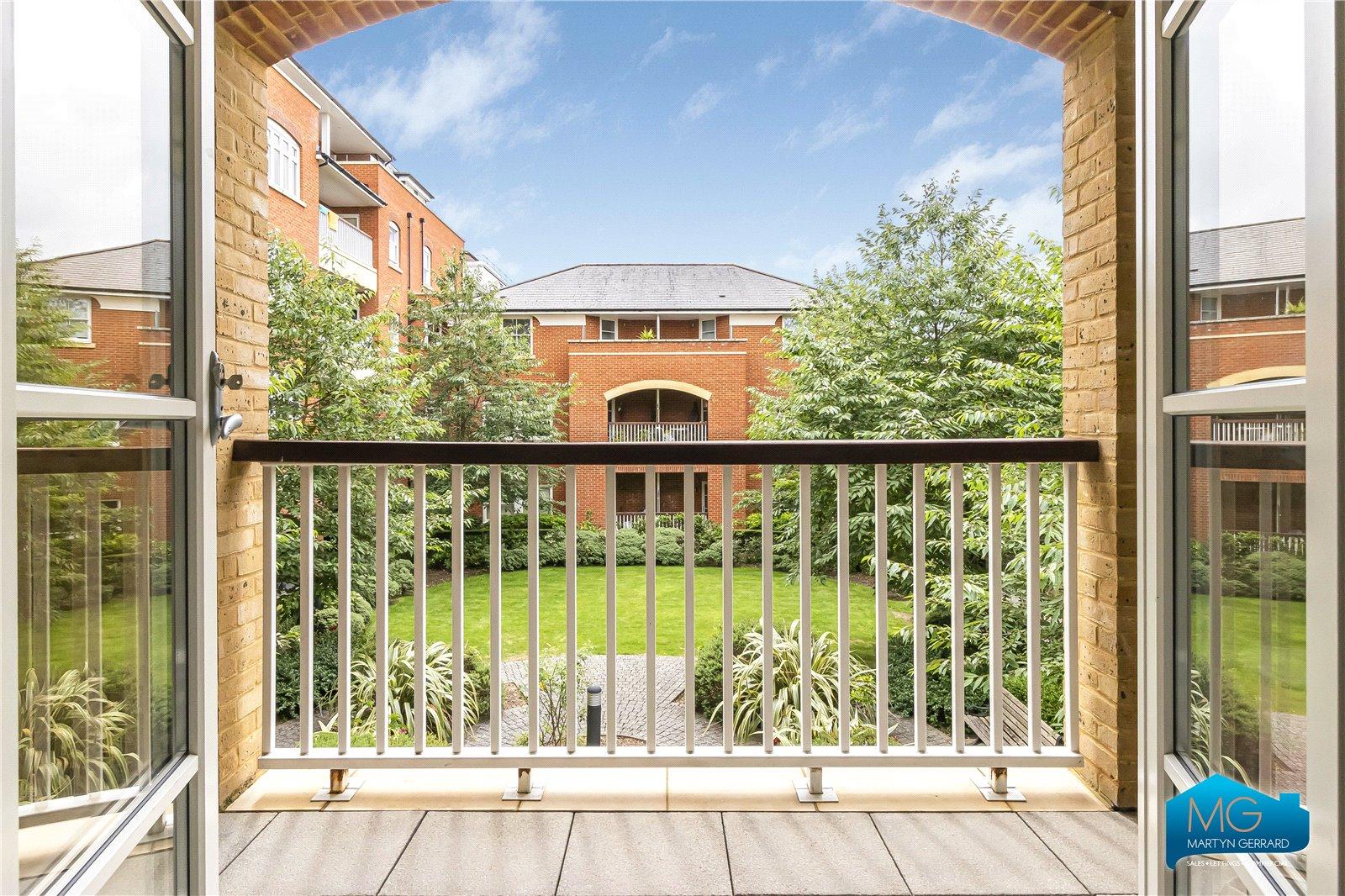 3 bedroom Apartment to rent - Martyn Gerrard