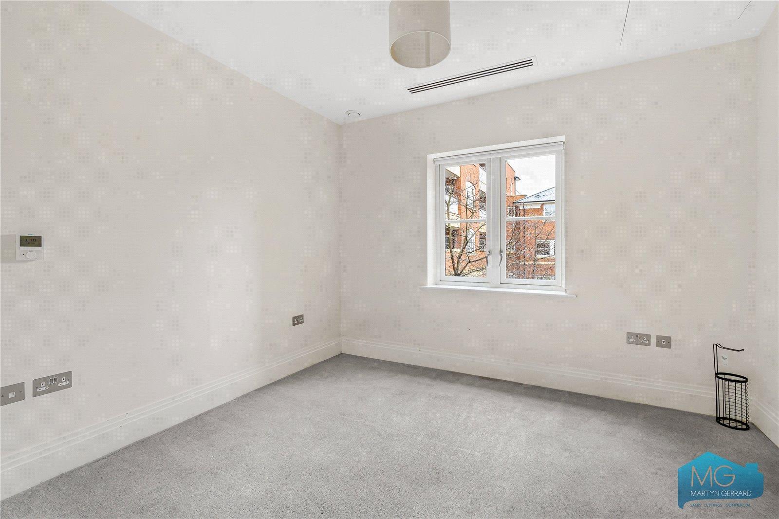 3 bedroom Apartment to rent - Martyn Gerrard