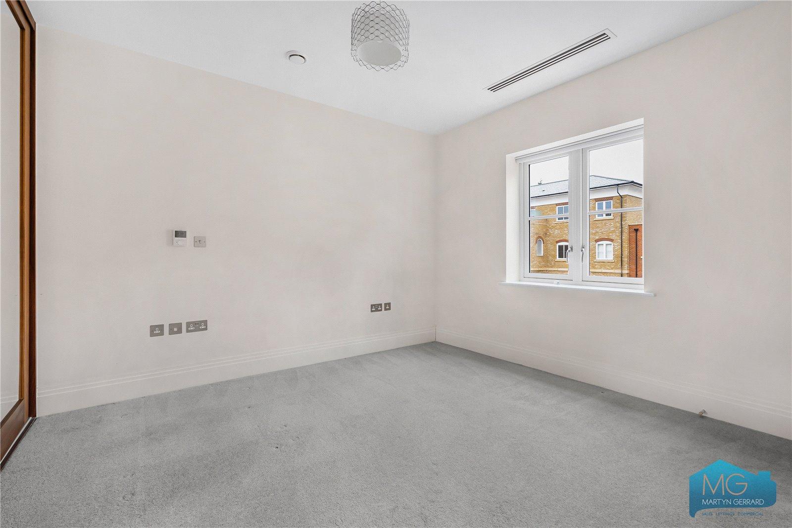 3 bedroom Apartment to rent - Martyn Gerrard