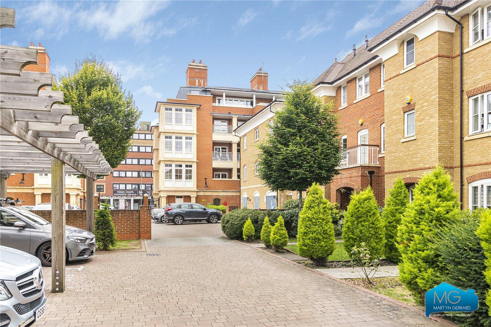 3 bedroom Apartment to rent - Martyn Gerrard