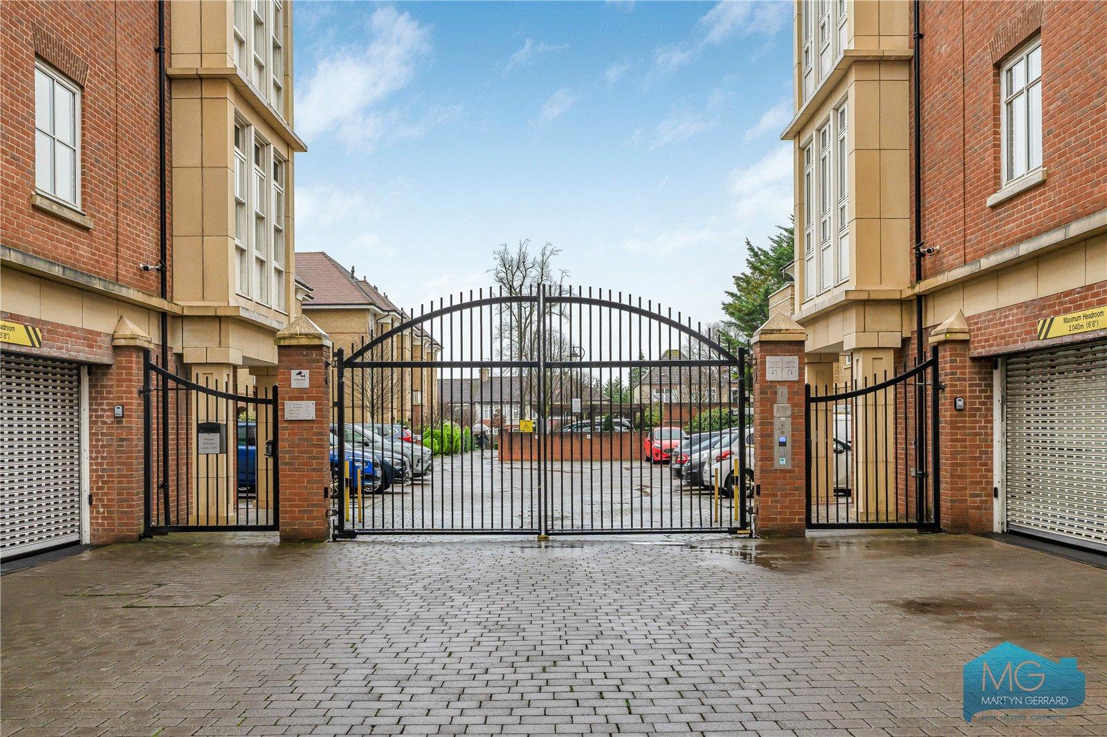 3 bedroom Apartment to rent - Martyn Gerrard