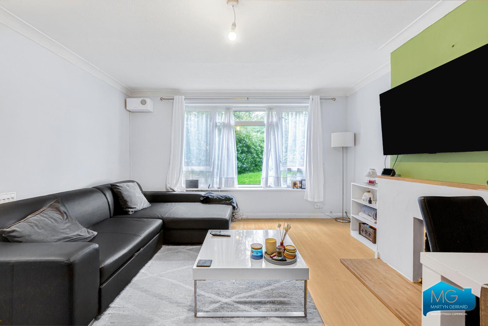2 bedroom Ground Floor Flat to rent - Martyn Gerrard
