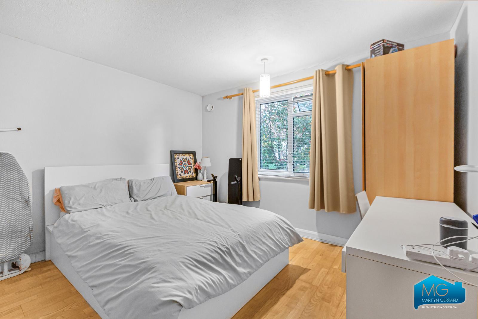 2 bedroom Ground Floor Flat to rent - Martyn Gerrard