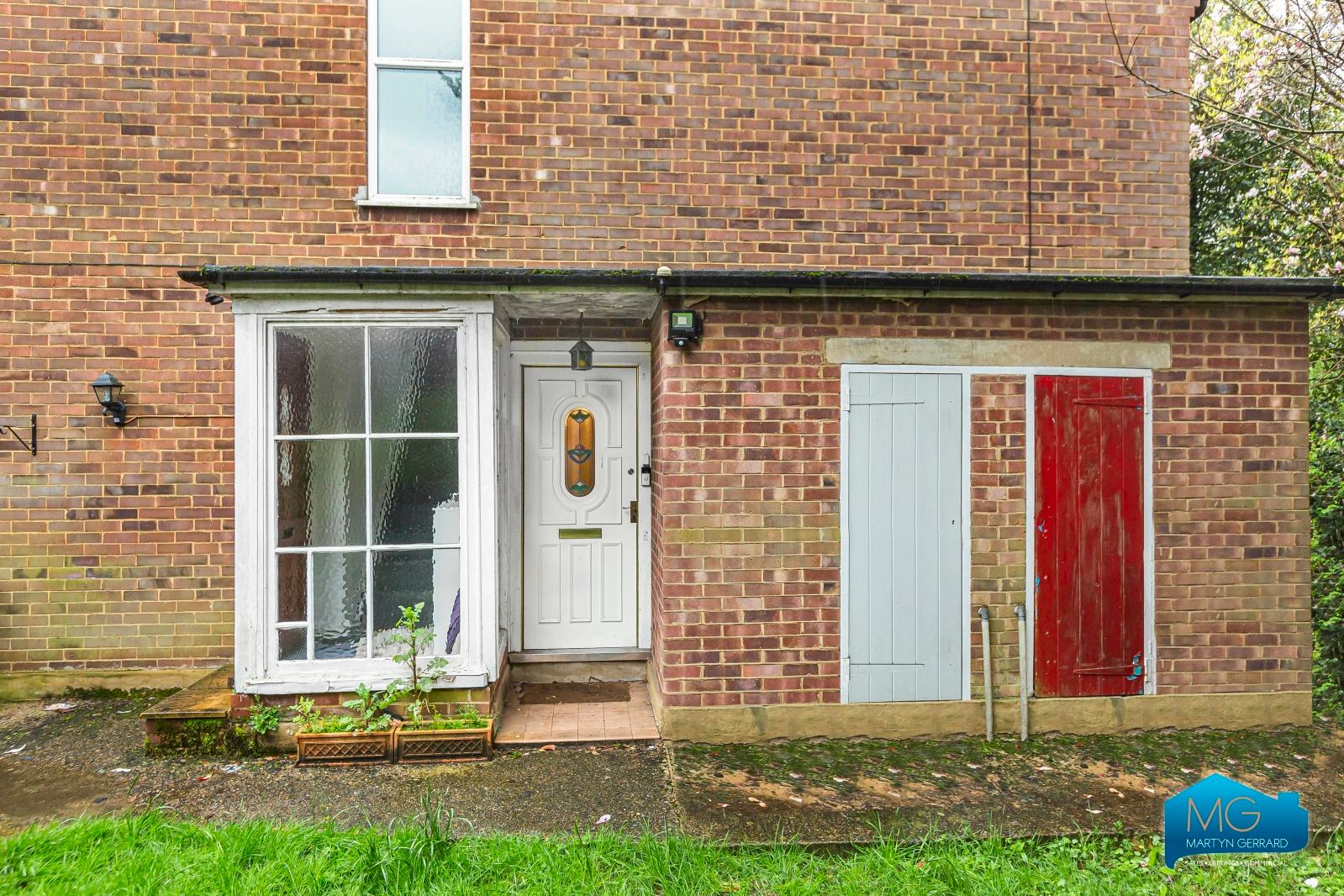 2 bedroom Ground Floor Flat to rent - Martyn Gerrard
