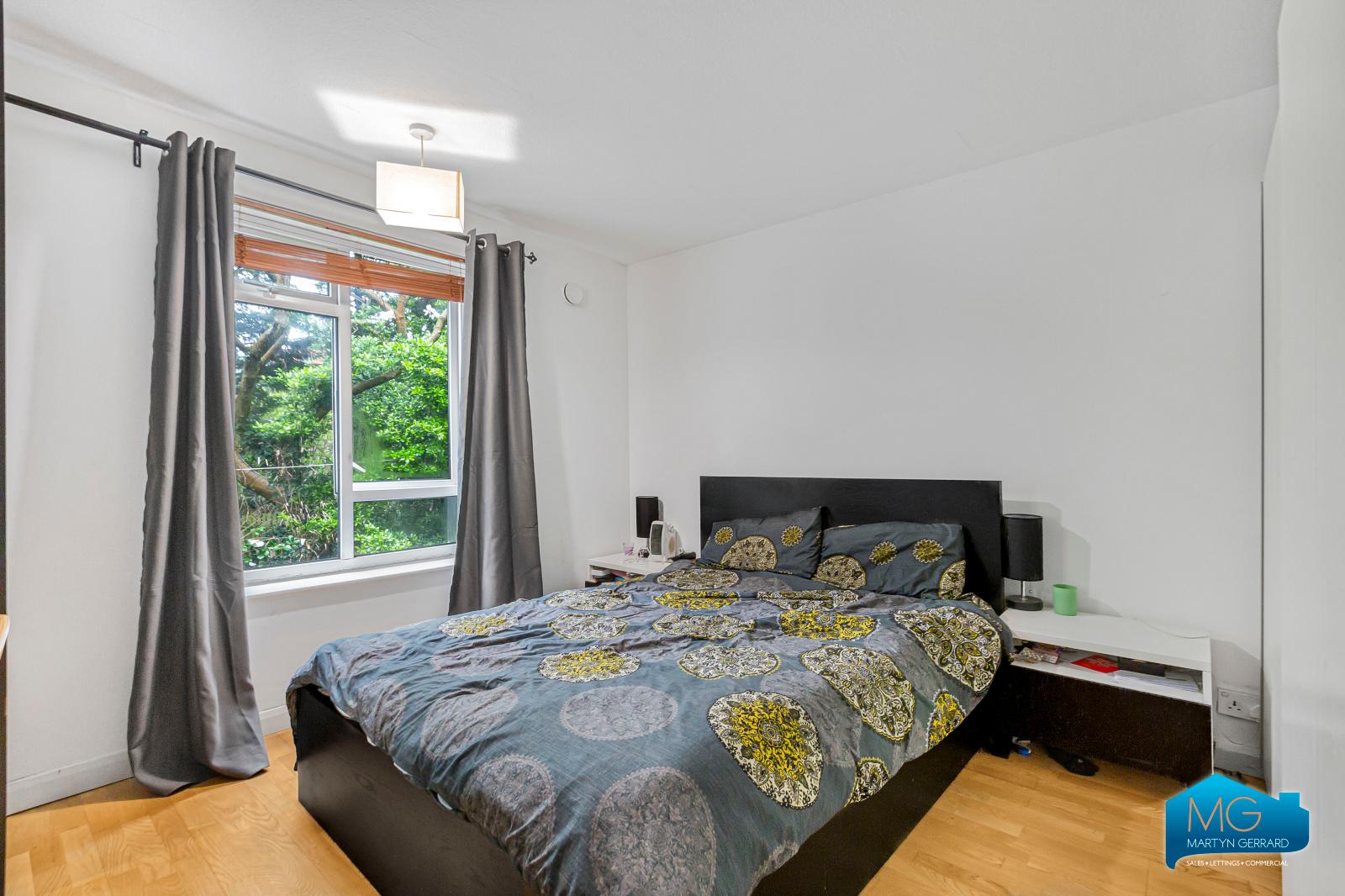 2 bedroom Ground Floor Flat to rent - Martyn Gerrard