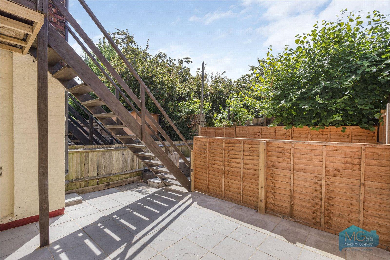 2 bedroom Ground Floor Flat to rent - Martyn Gerrard