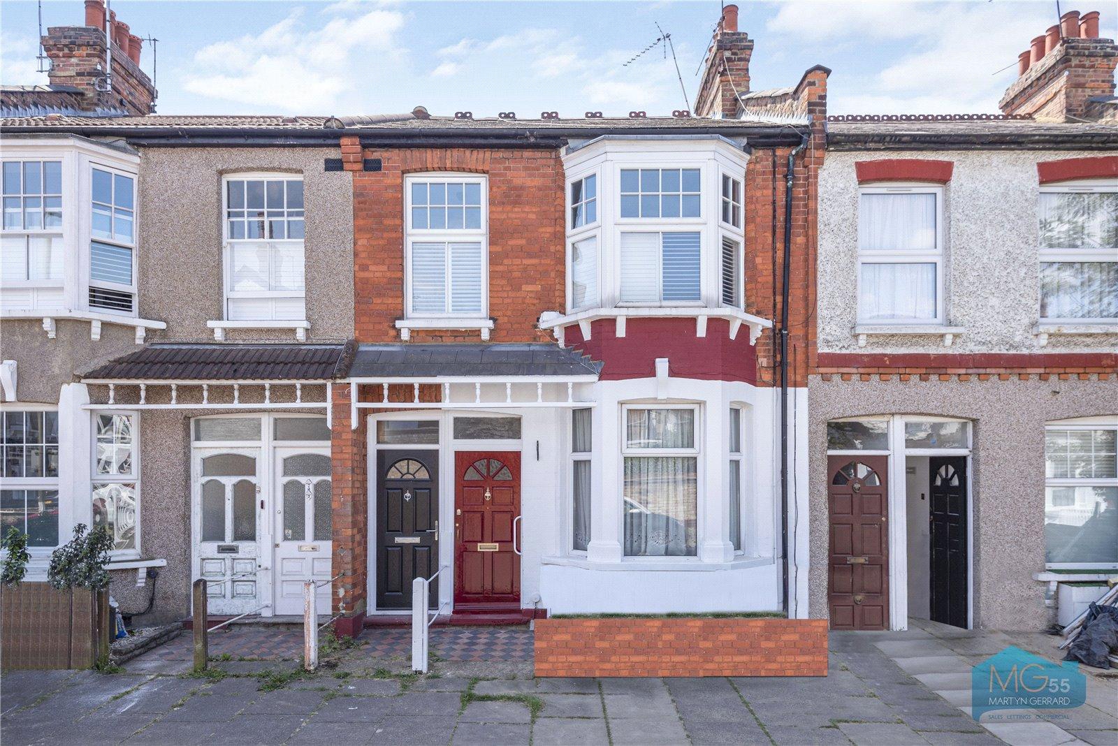 2 bedroom Ground Floor Flat to rent - Martyn Gerrard