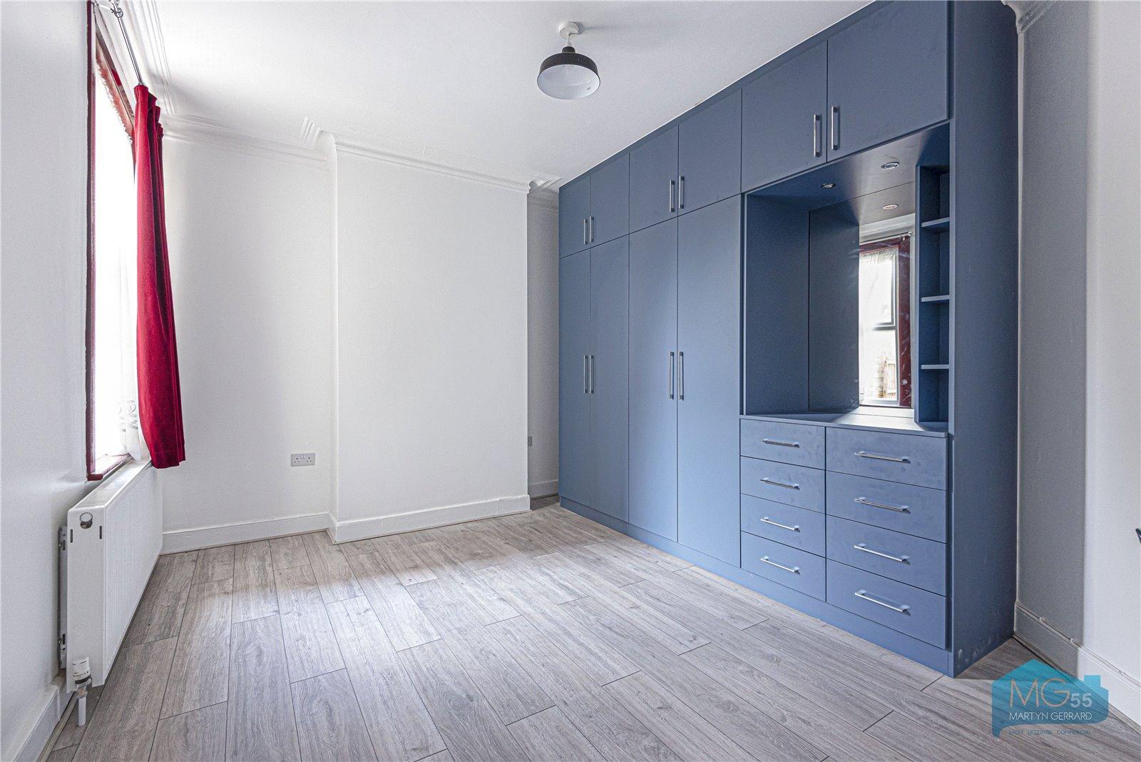 2 bedroom Ground Floor Flat to rent - Martyn Gerrard