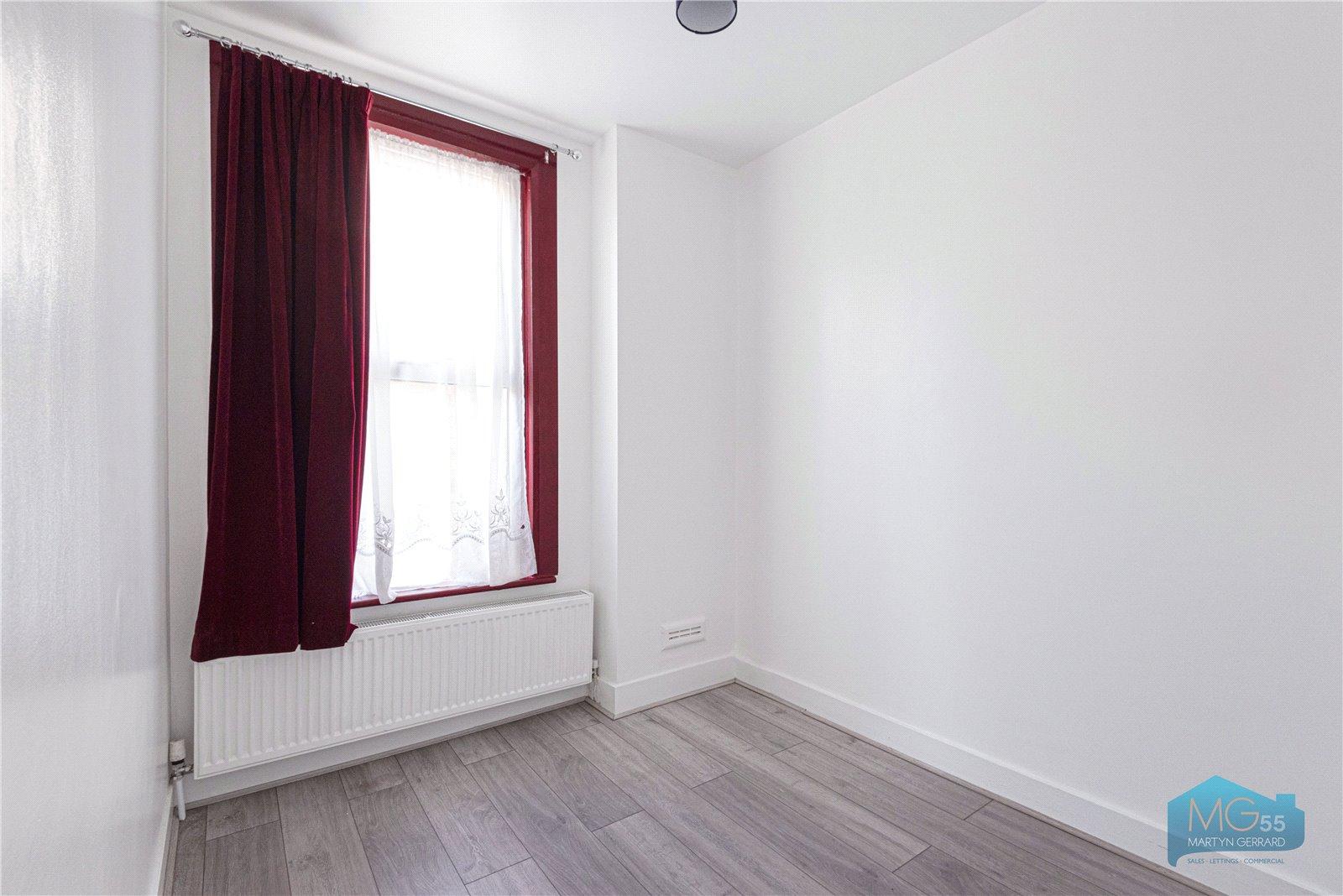 2 bedroom Ground Floor Flat to rent - Martyn Gerrard