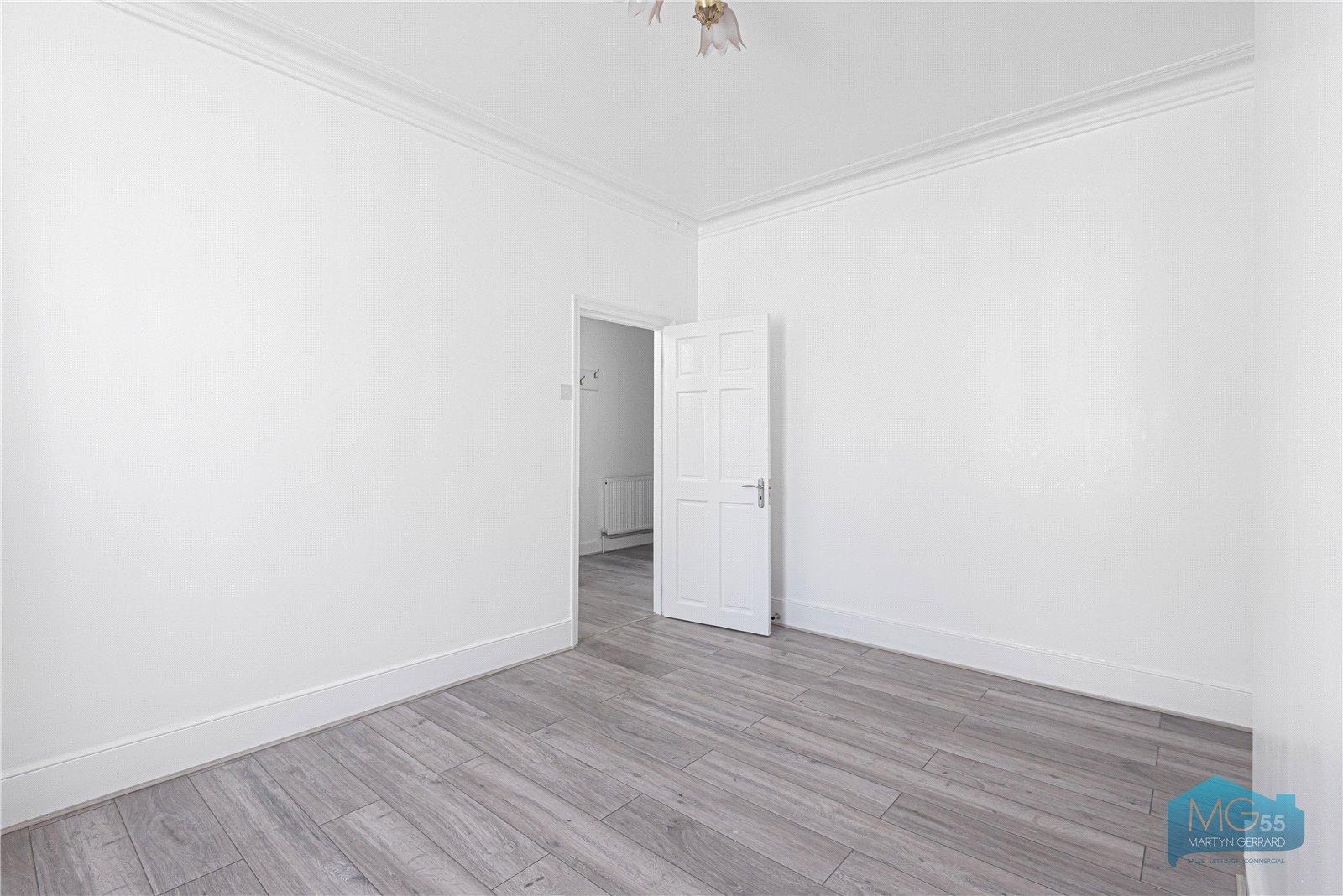 2 bedroom Ground Floor Flat to rent - Martyn Gerrard