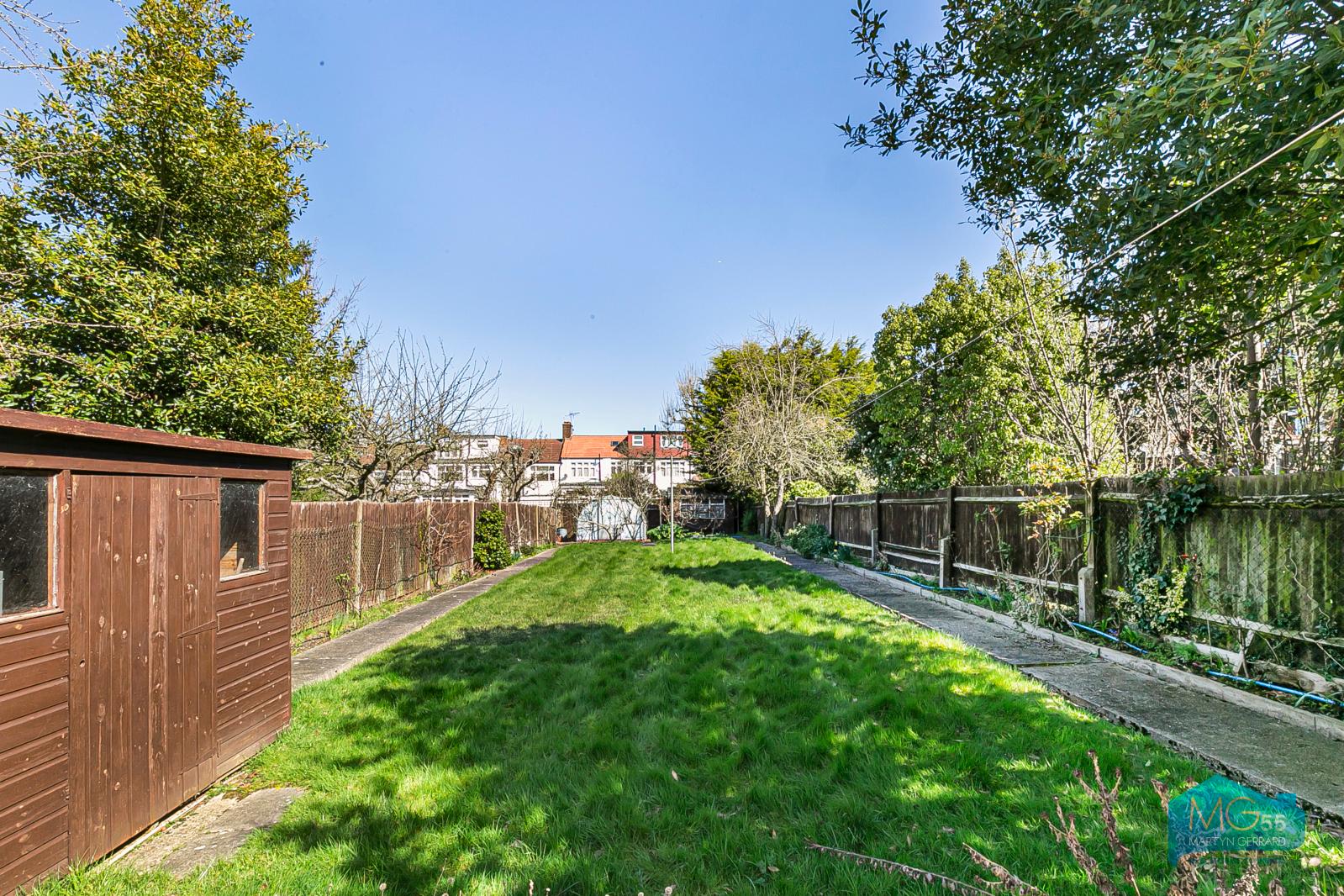 4 bedroom Semi-Detached House to rent - Martyn Gerrard