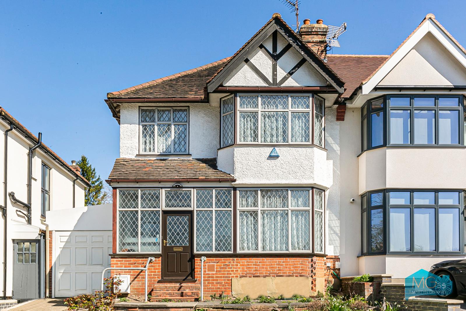 4 bedroom Semi-Detached House to rent - Martyn Gerrard
