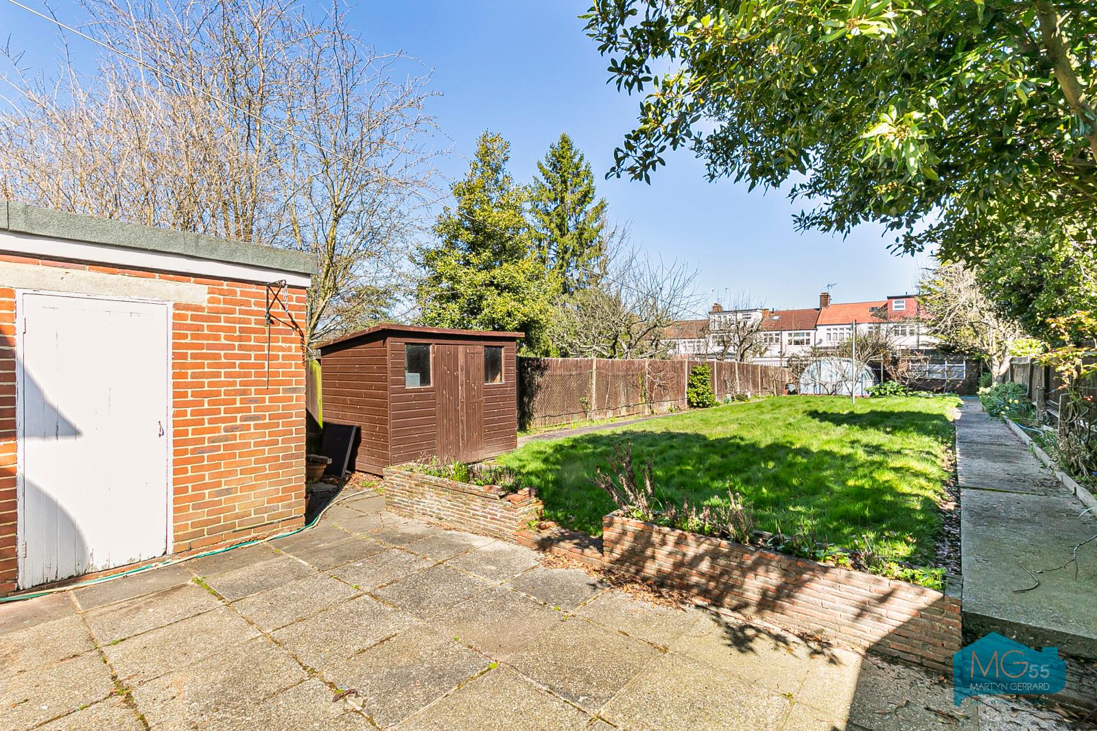 4 bedroom Semi-Detached House to rent - Martyn Gerrard