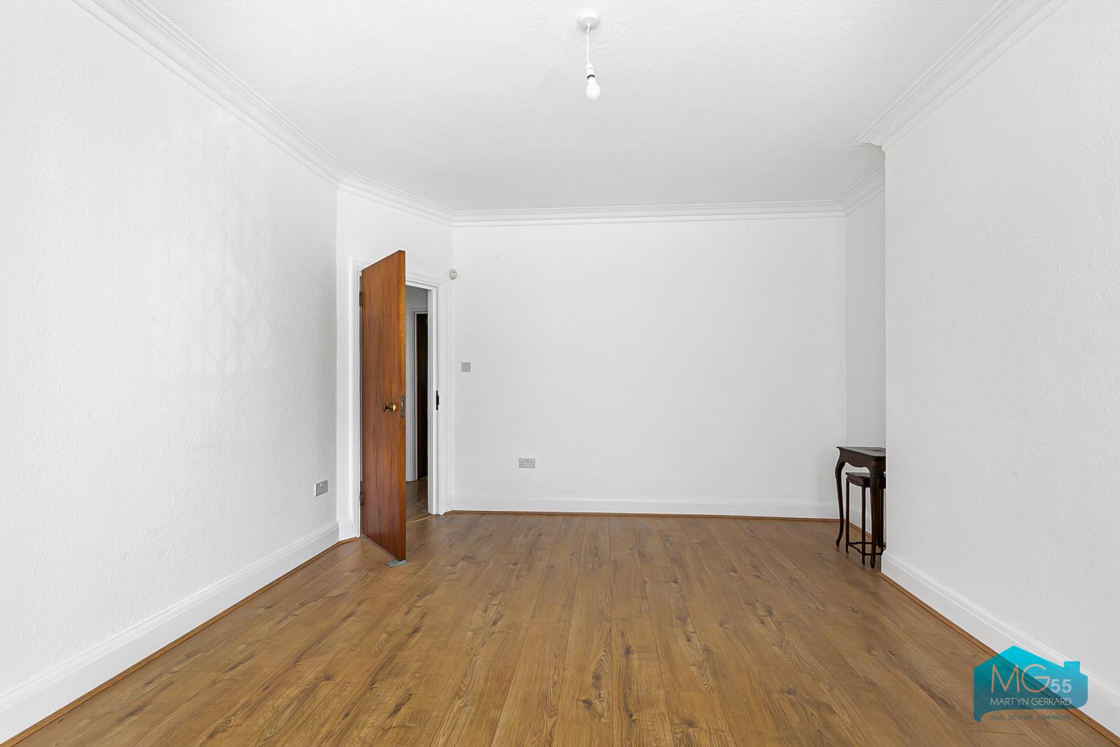 4 bedroom Semi-Detached House to rent - Martyn Gerrard