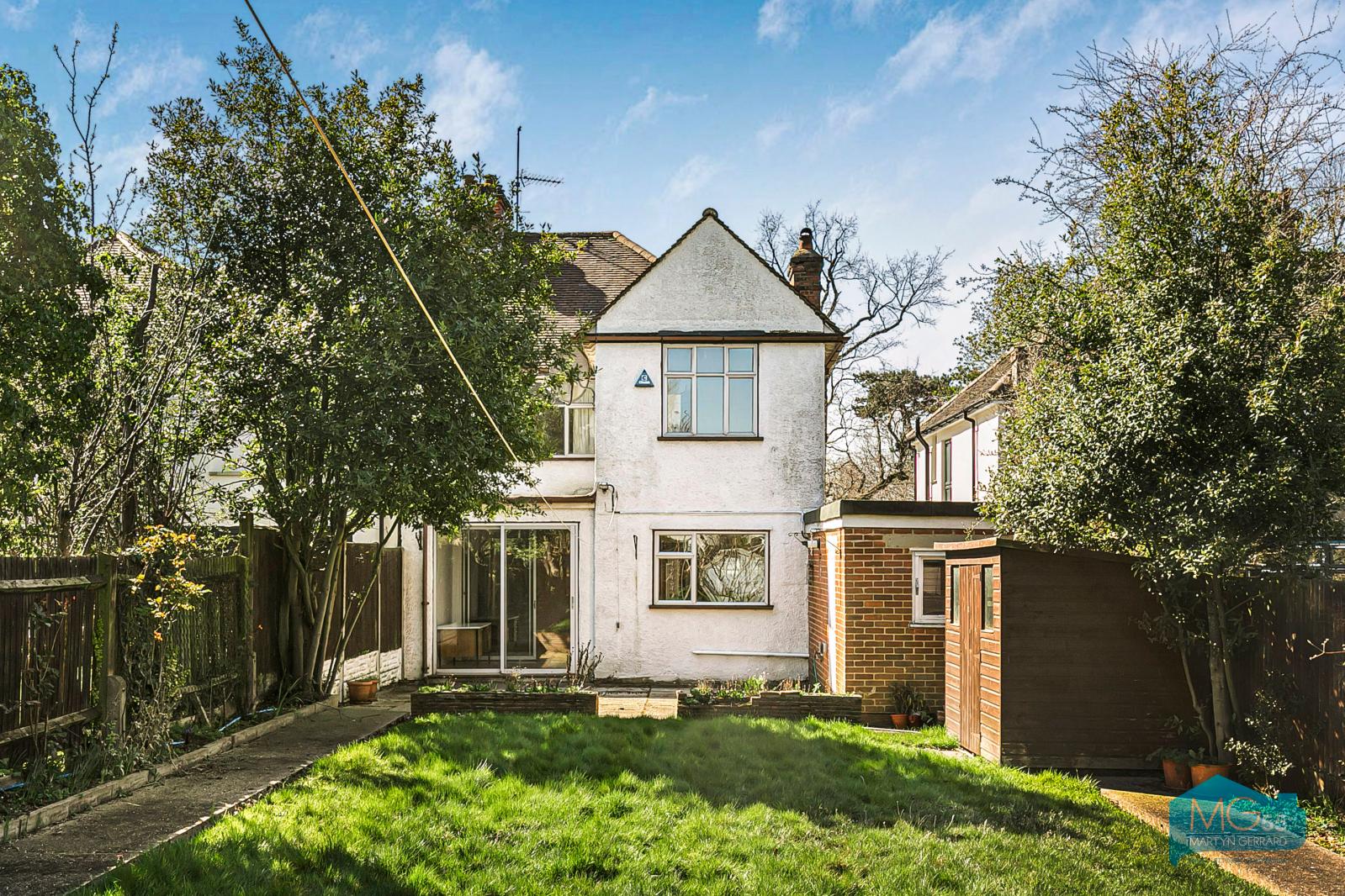 4 bedroom Semi-Detached House to rent - Martyn Gerrard