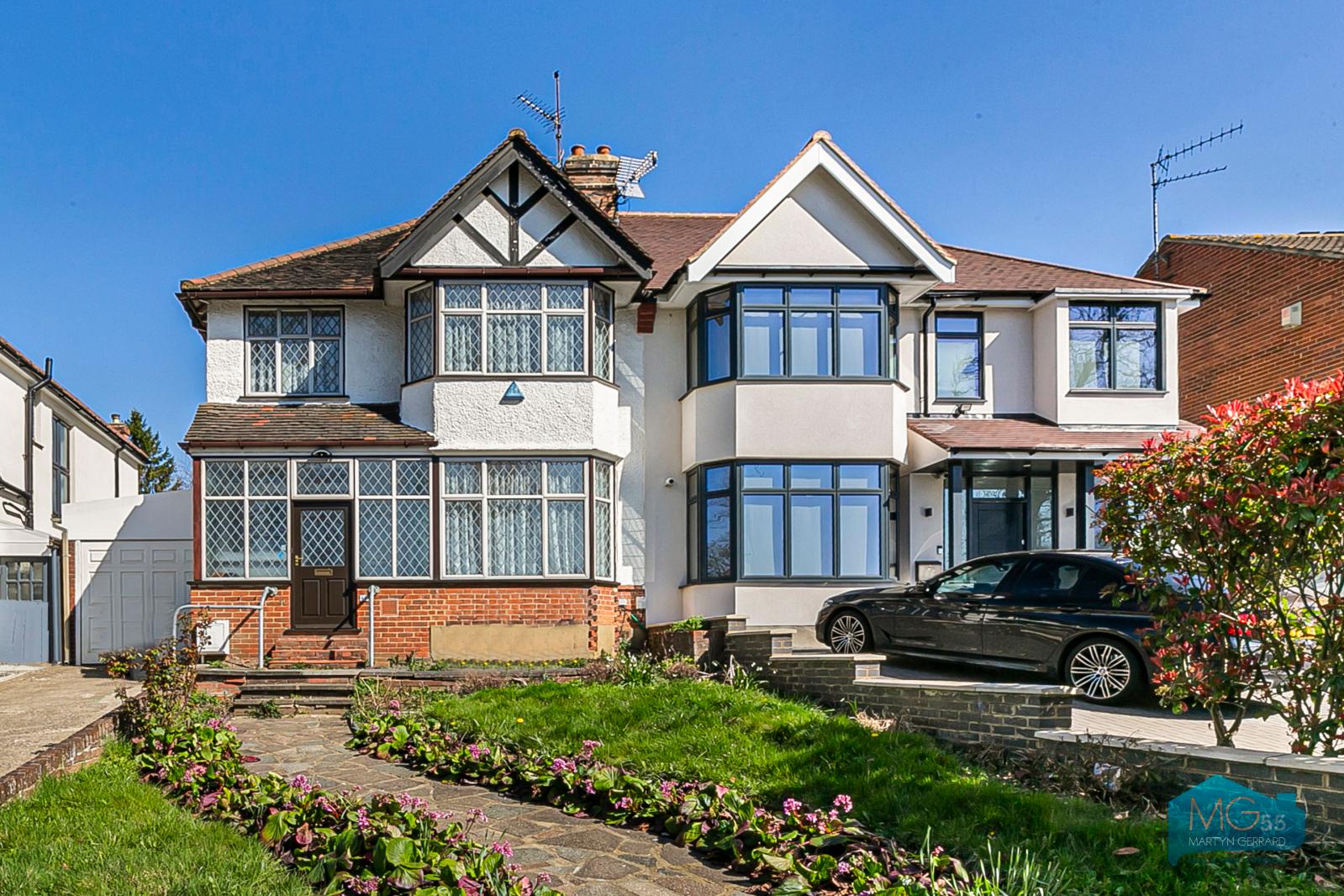 4 bedroom Semi-Detached House to rent - Martyn Gerrard