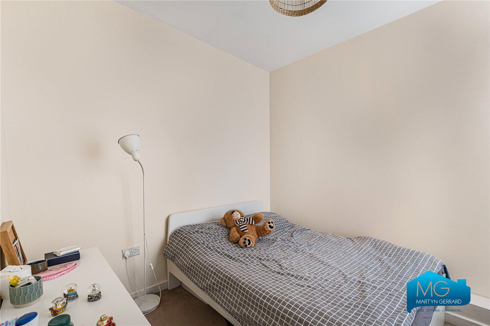 2 bedroom Apartment to rent + ' - Martyn Gerrard