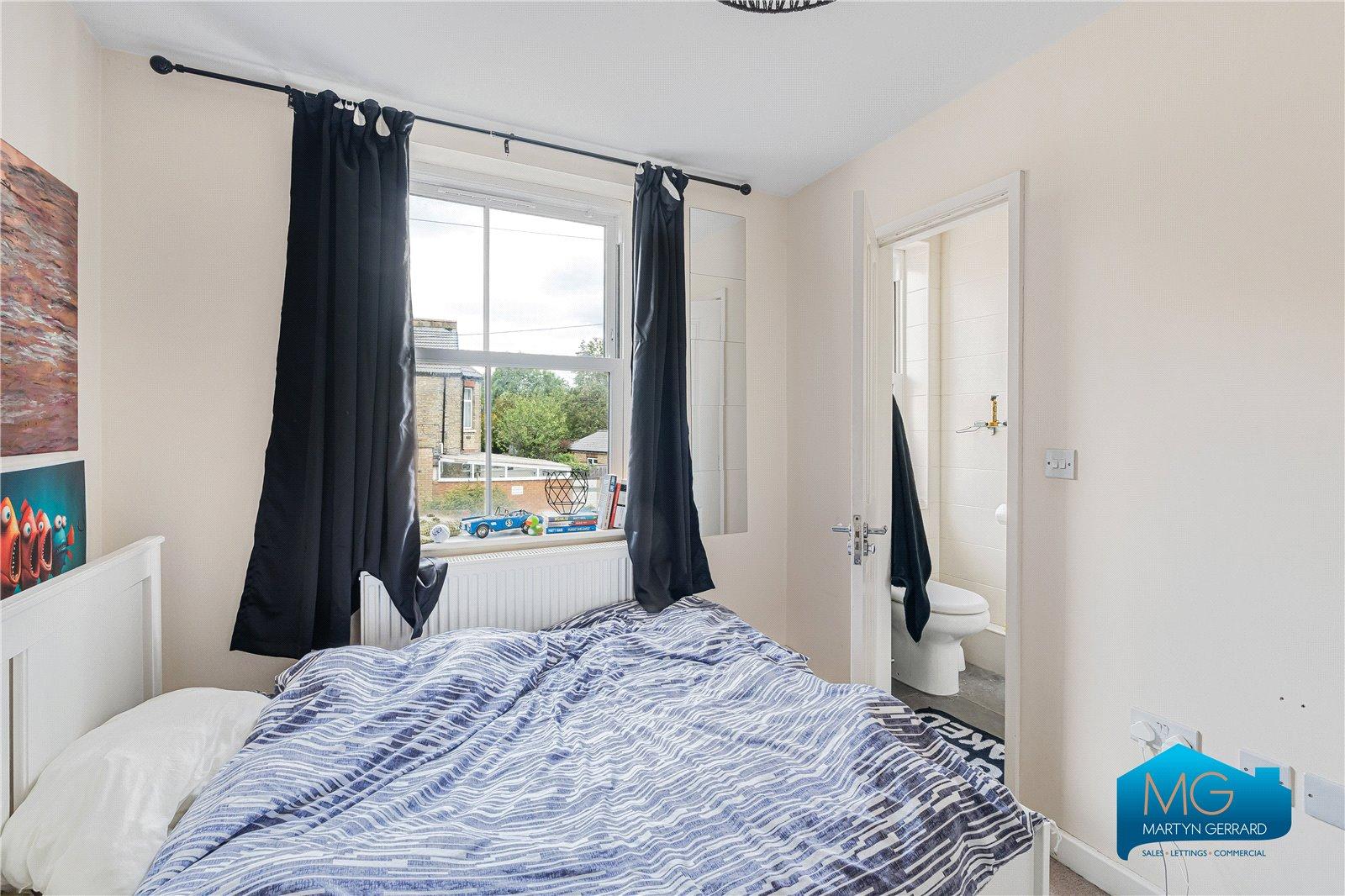 2 bedroom Apartment to rent - Martyn Gerrard