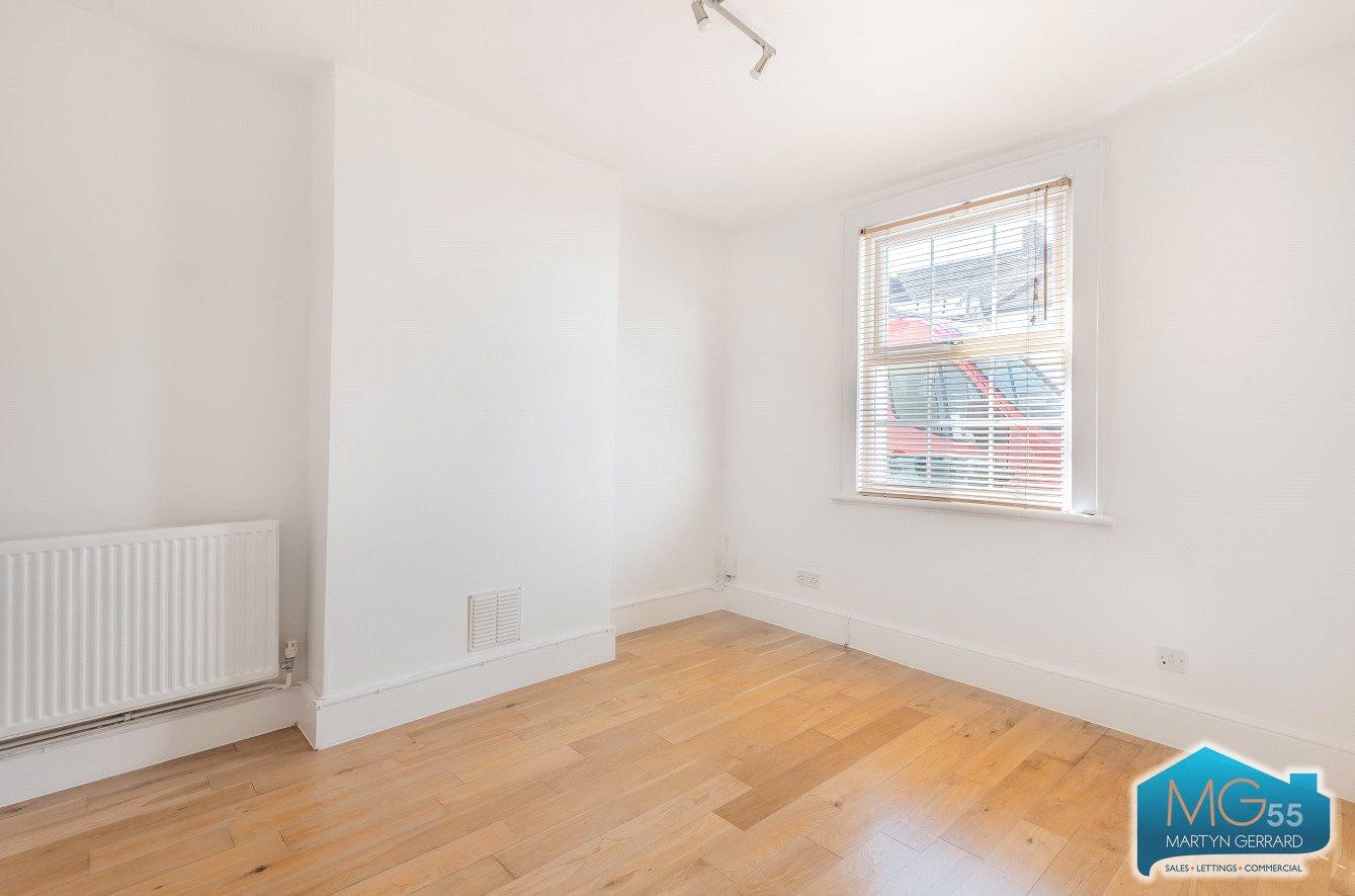 2 bedroom Terraced House to rent - Martyn Gerrard