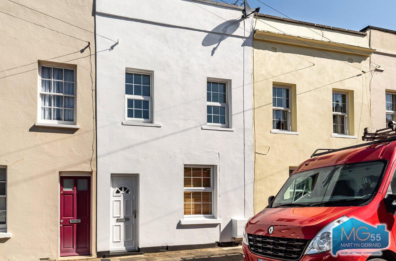 2 bedroom Terraced House to rent - Martyn Gerrard