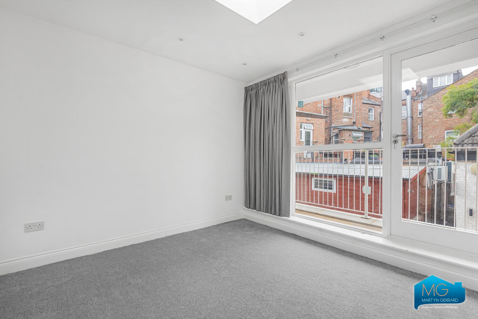 2 bedroom Semi-Detached House to rent - Martyn Gerrard