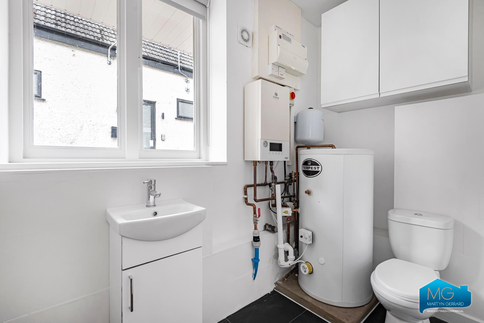 2 bedroom Semi-Detached House to rent - Martyn Gerrard