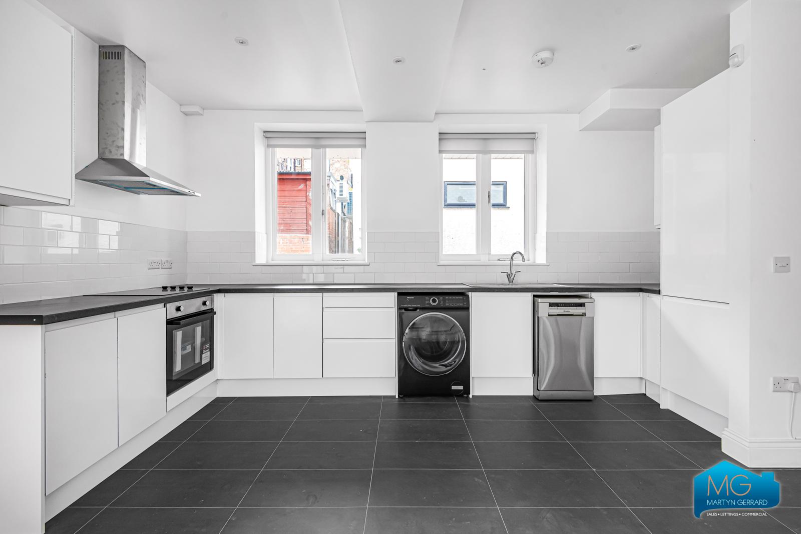 2 bedroom Semi-Detached House to rent - Martyn Gerrard