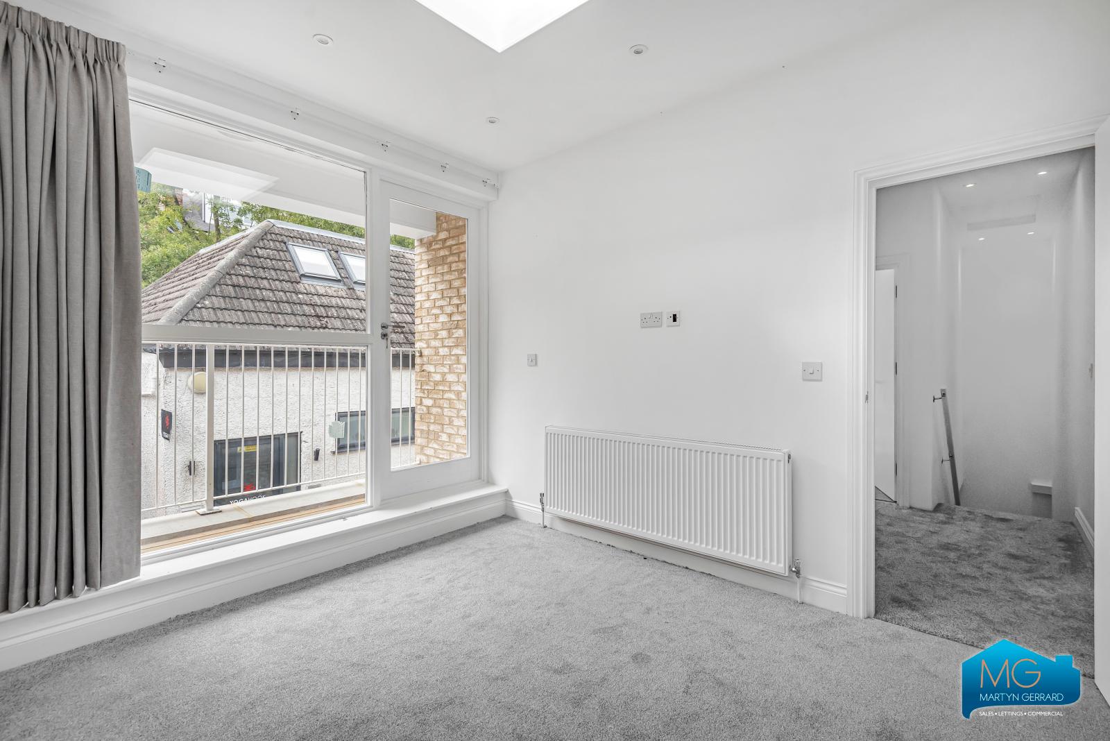 2 bedroom Semi-Detached House to rent - Martyn Gerrard