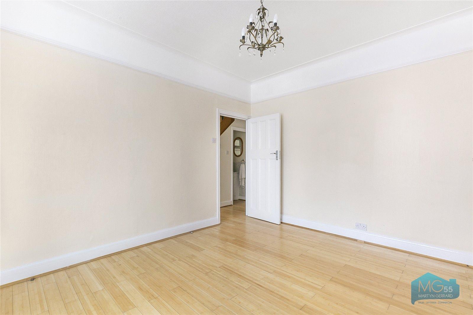 4 bedroom Semi-Detached House to rent - Martyn Gerrard