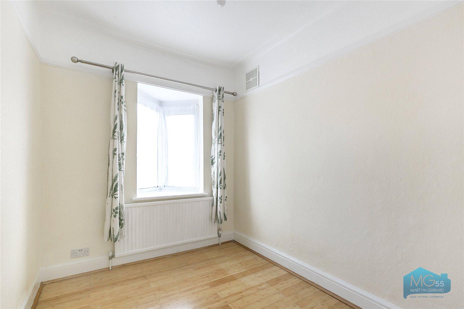 4 bedroom Semi-Detached House to rent - Martyn Gerrard