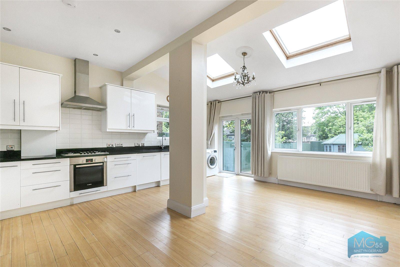 4 bedroom Semi-Detached House to rent - Martyn Gerrard
