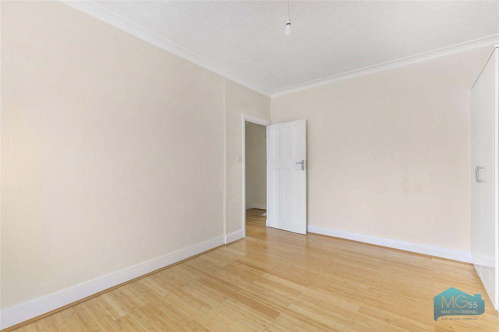 4 bedroom Semi-Detached House to rent - Martyn Gerrard
