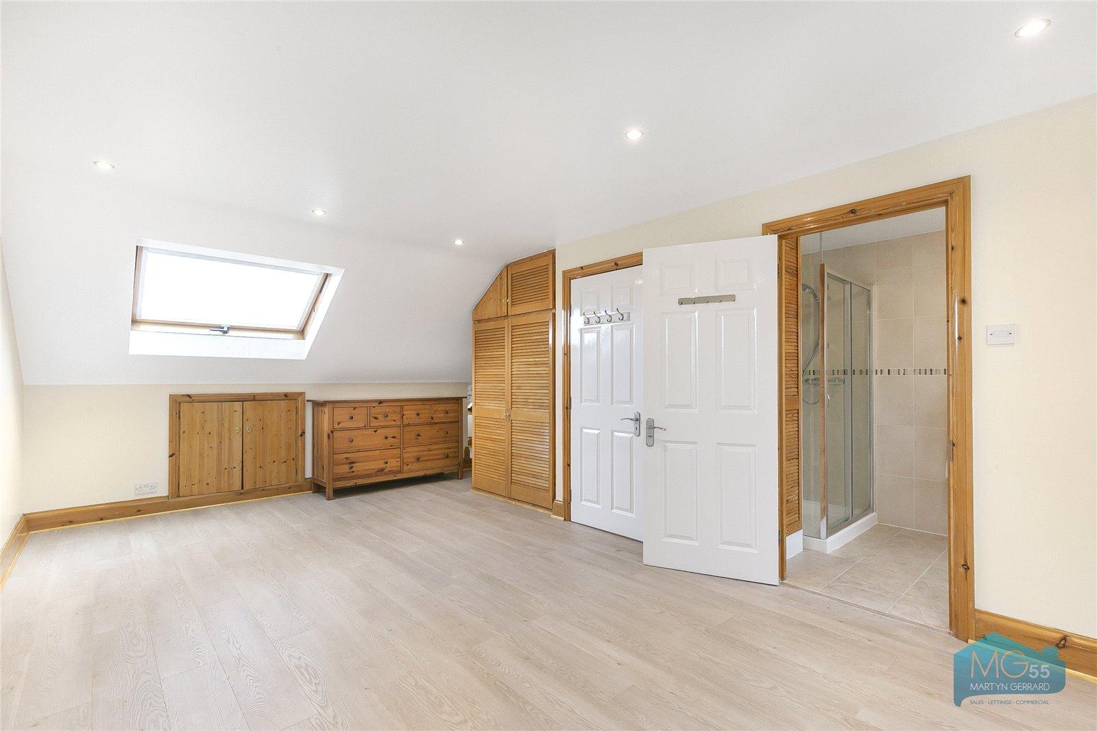 4 bedroom Semi-Detached House to rent - Martyn Gerrard