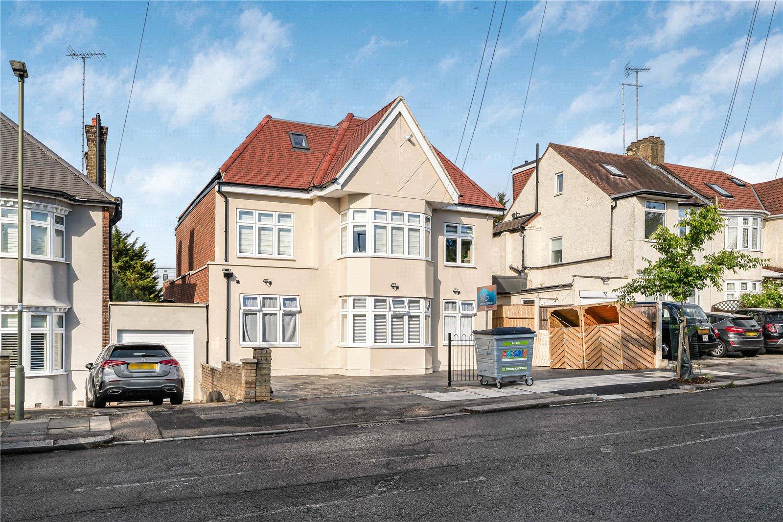 2 bedroom Ground Floor Flat for sale - Martyn Gerrard