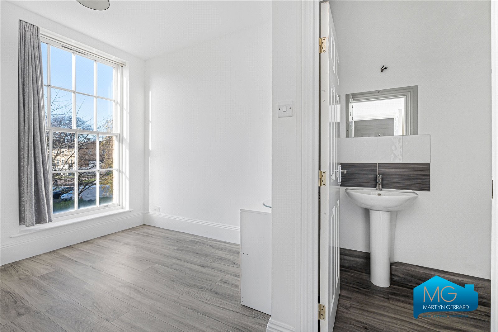 2 bedroom Apartment to rent - Martyn Gerrard