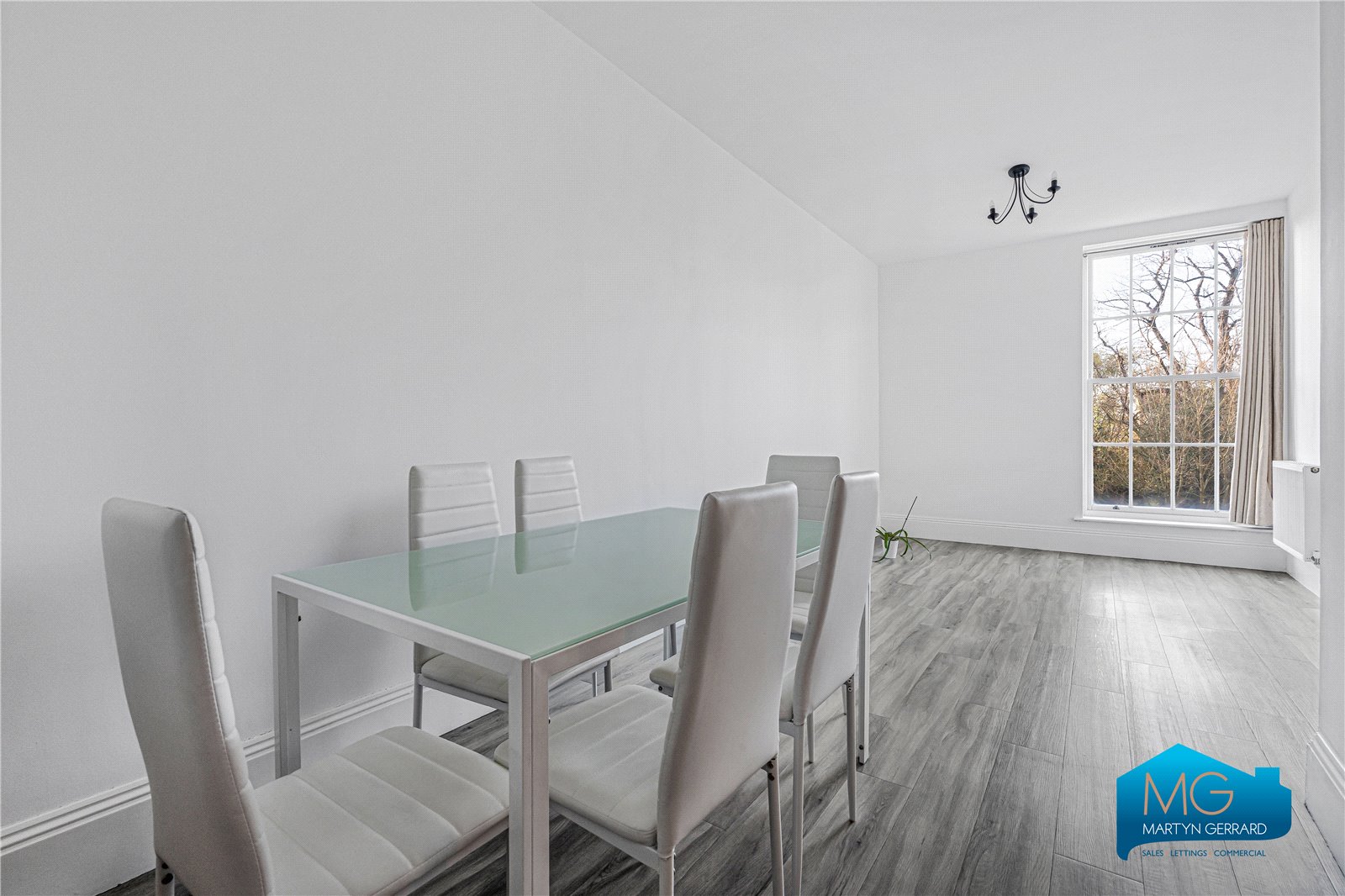 Royal Drive, New Southgate, London, N11+  - Martyn Gerrard
