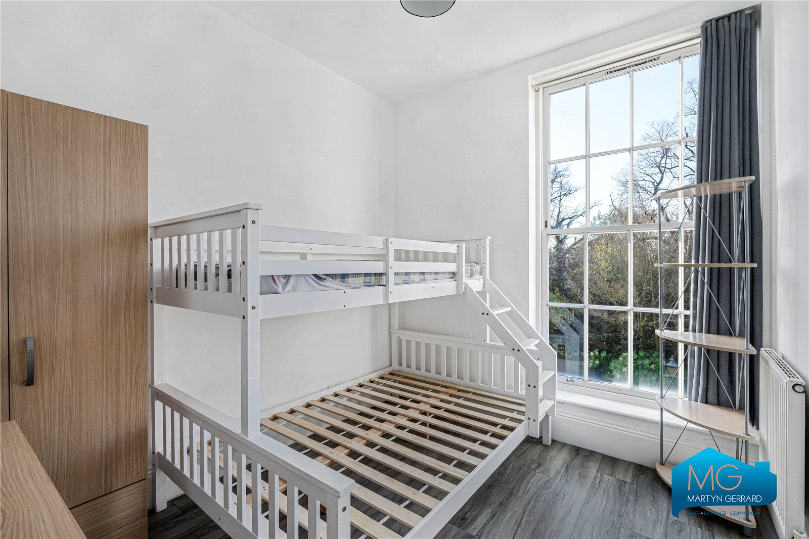 2 bedroom Apartment to rent - Martyn Gerrard