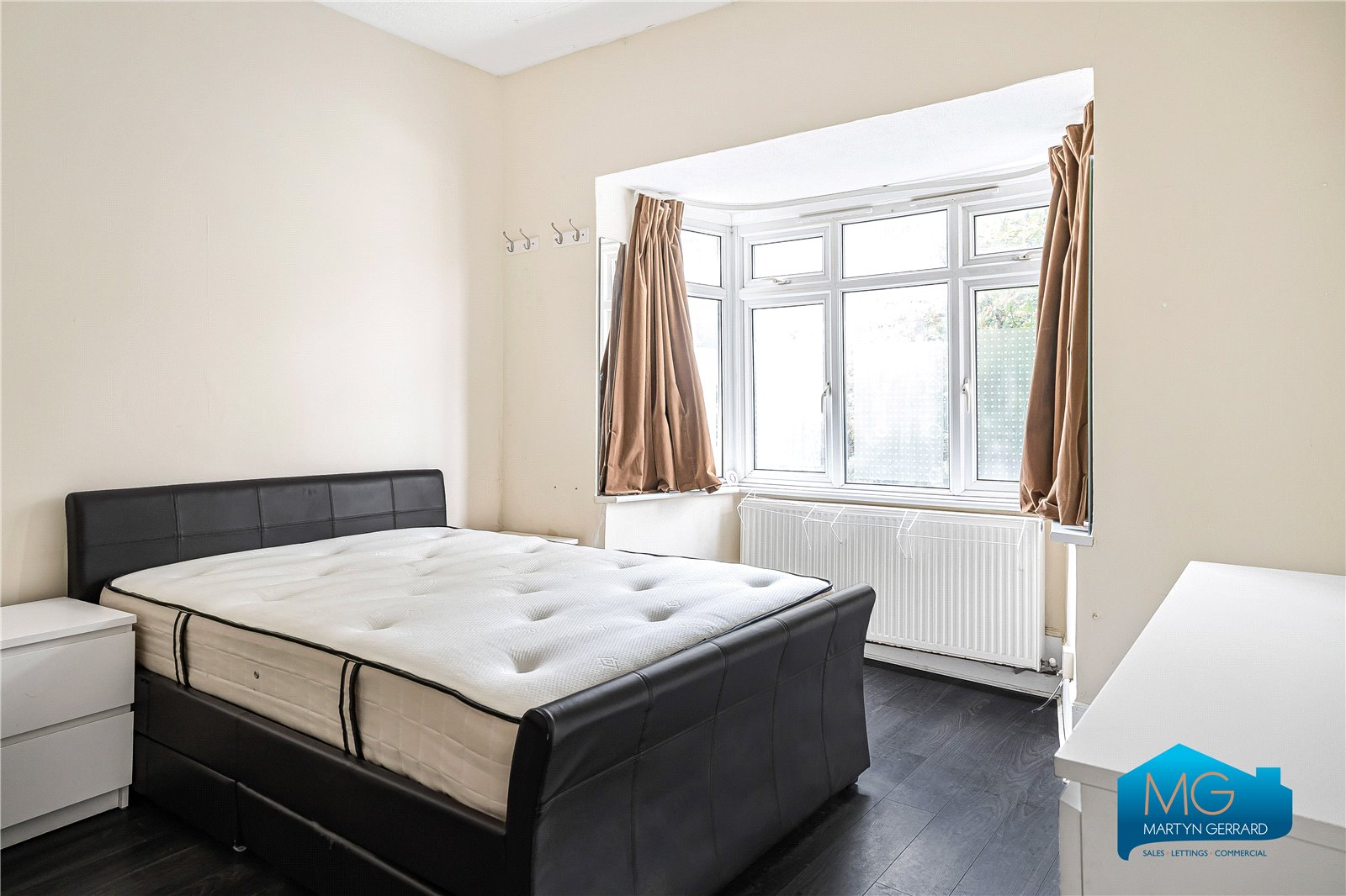2 bedroom Ground Floor Flat to rent - Martyn Gerrard