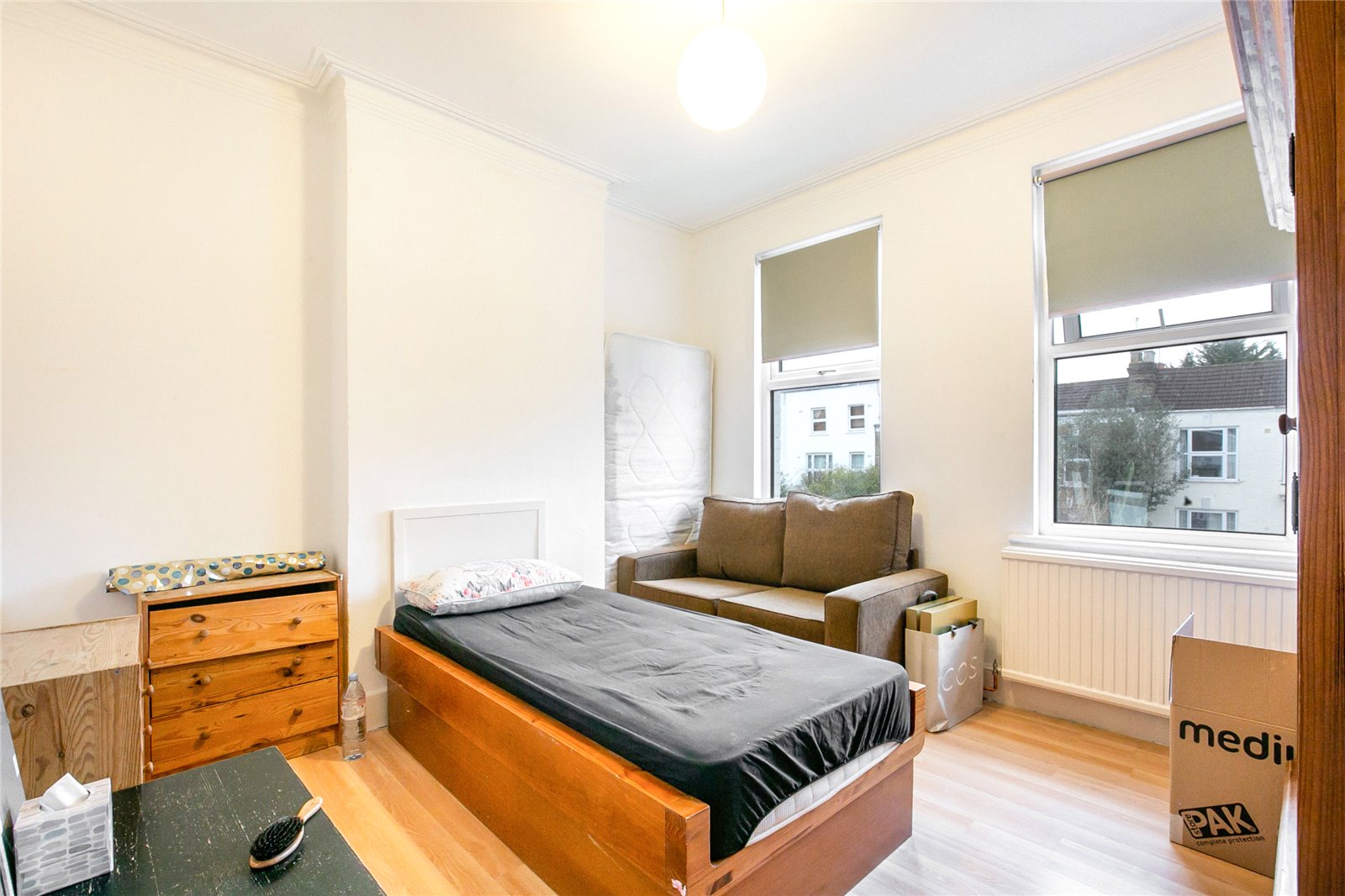 3 bedroom Semi-Detached House to rent - Martyn Gerrard