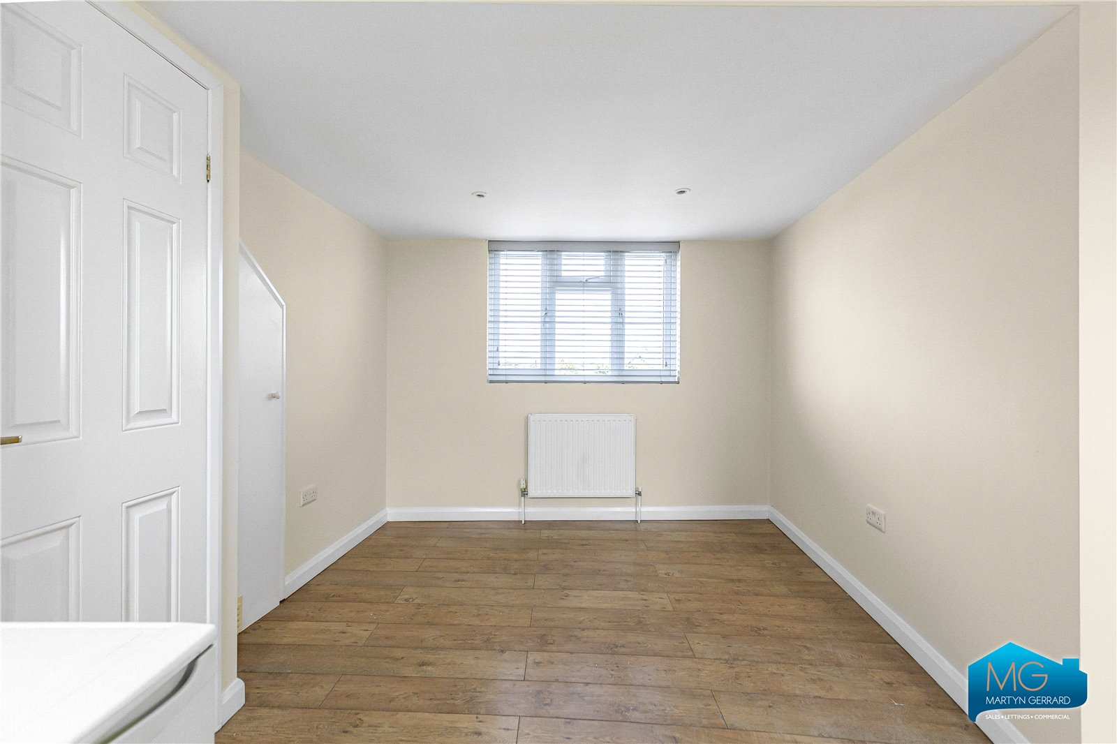 High Road, North Finchley, London, N12+ - Martyn Gerrard