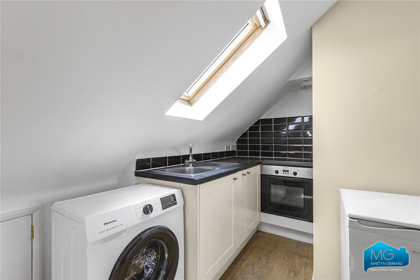Apartment to rent - Martyn Gerrard
