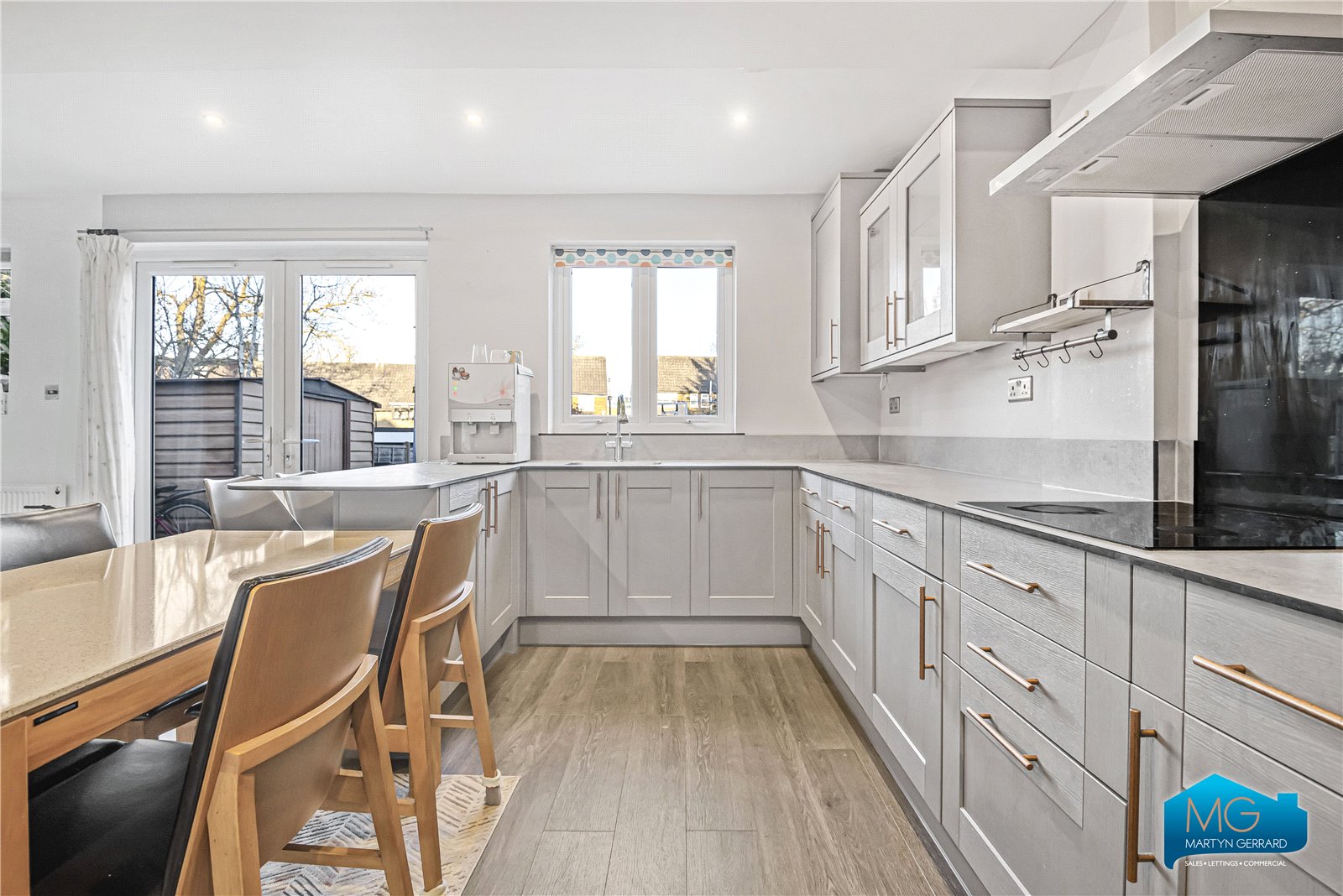 3 bedroom Semi-Detached House to rent - Martyn Gerrard